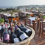 El Vino & Hotel