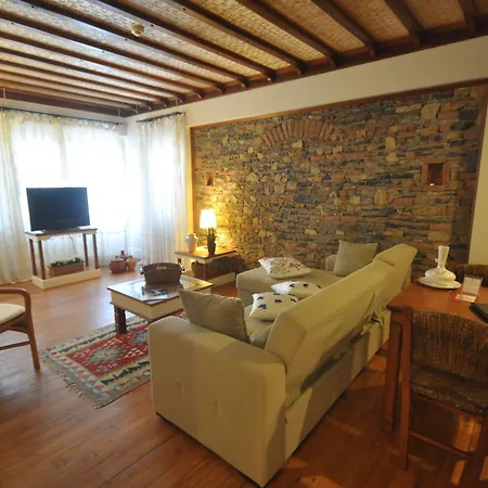 艾莉维诺套房酒店 3*