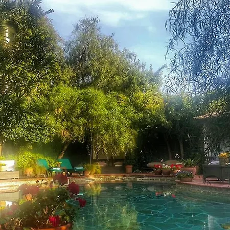 Hotel El Vino &