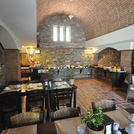 Hotel El Vino &