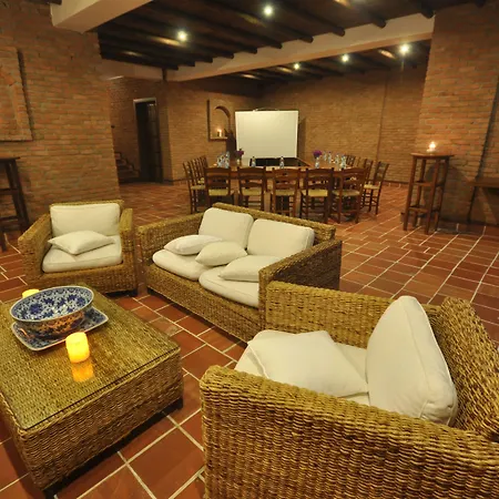 El Vino & Hotel